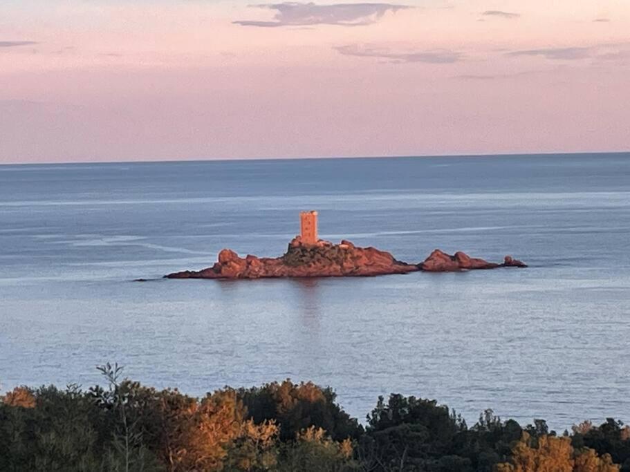 Blue Horizon Ξενοδοχείο Saint-Raphaël Εξωτερικό φωτογραφία